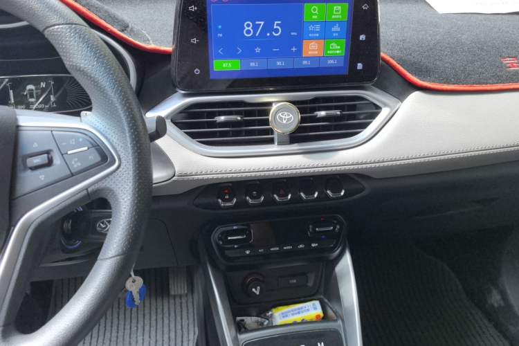 Used Baojun 510 2017 1.5L Automatic Fashion Model Audio And AC Panel