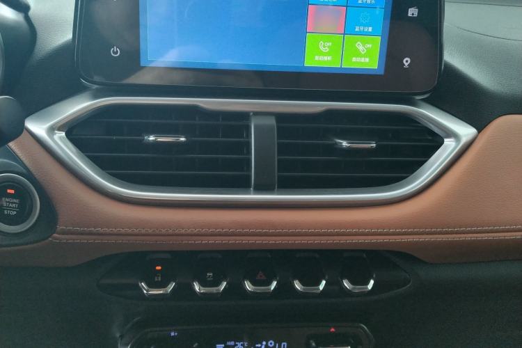 Used Baojun 510 2017 1.5L Manual Luxury Model Audio And AC Panel