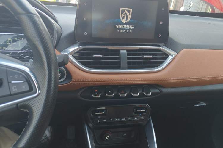 Used Baojun 510 2017 1.5L Automatic Luxury Model Audio And AC Panel