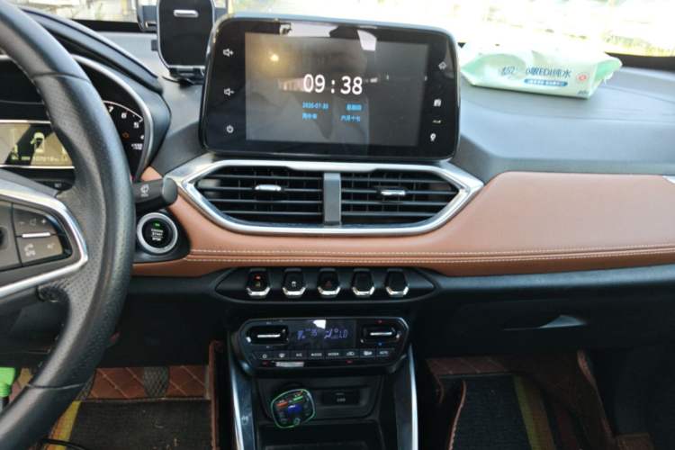 Used Baojun 510 2017 1.5L Manual Luxury Model Audio And AC Panel