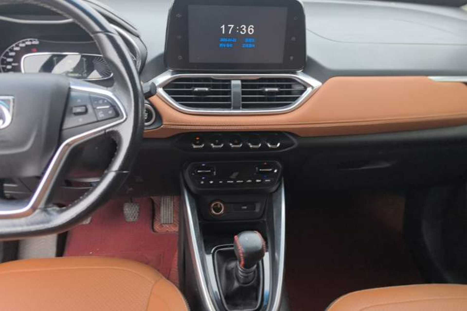 Used Baojun 510 2017 1.5L Manual Luxury Model Audio And AC Panel