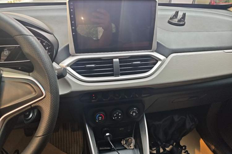 Used Baojun 510 2017 1.5L manual Comfort trim Audio And AC Panel