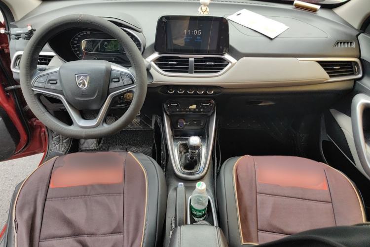 Used Baojun 510 2017 1.5L Manual Fashion Model Center Console