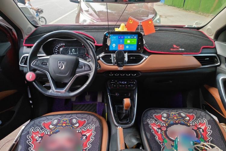 Used Baojun 510 2017 1.5L Manual Luxury Model Center Console