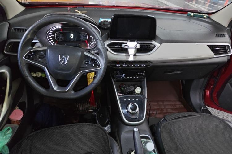 Used Baojun 510 2017 1.5L Automatic Fashion Model Center Console