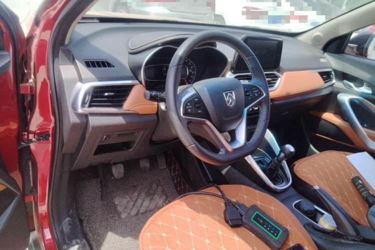 Used Baojun 510 2017 1.5L Manual Luxury Model Center Console