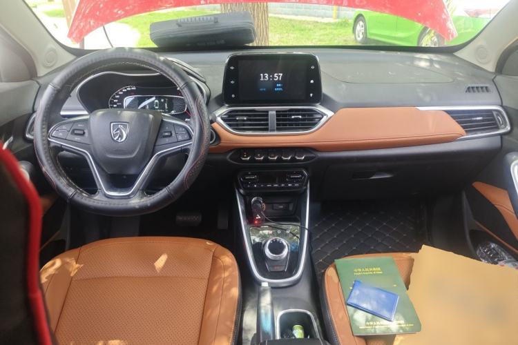 Used Baojun 510 2017 1.5L Automatic Luxury Model Center Console