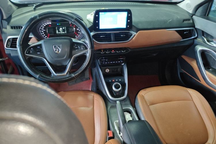 Used Baojun 510 2017 1.5L Automatic Luxury Model Center Console