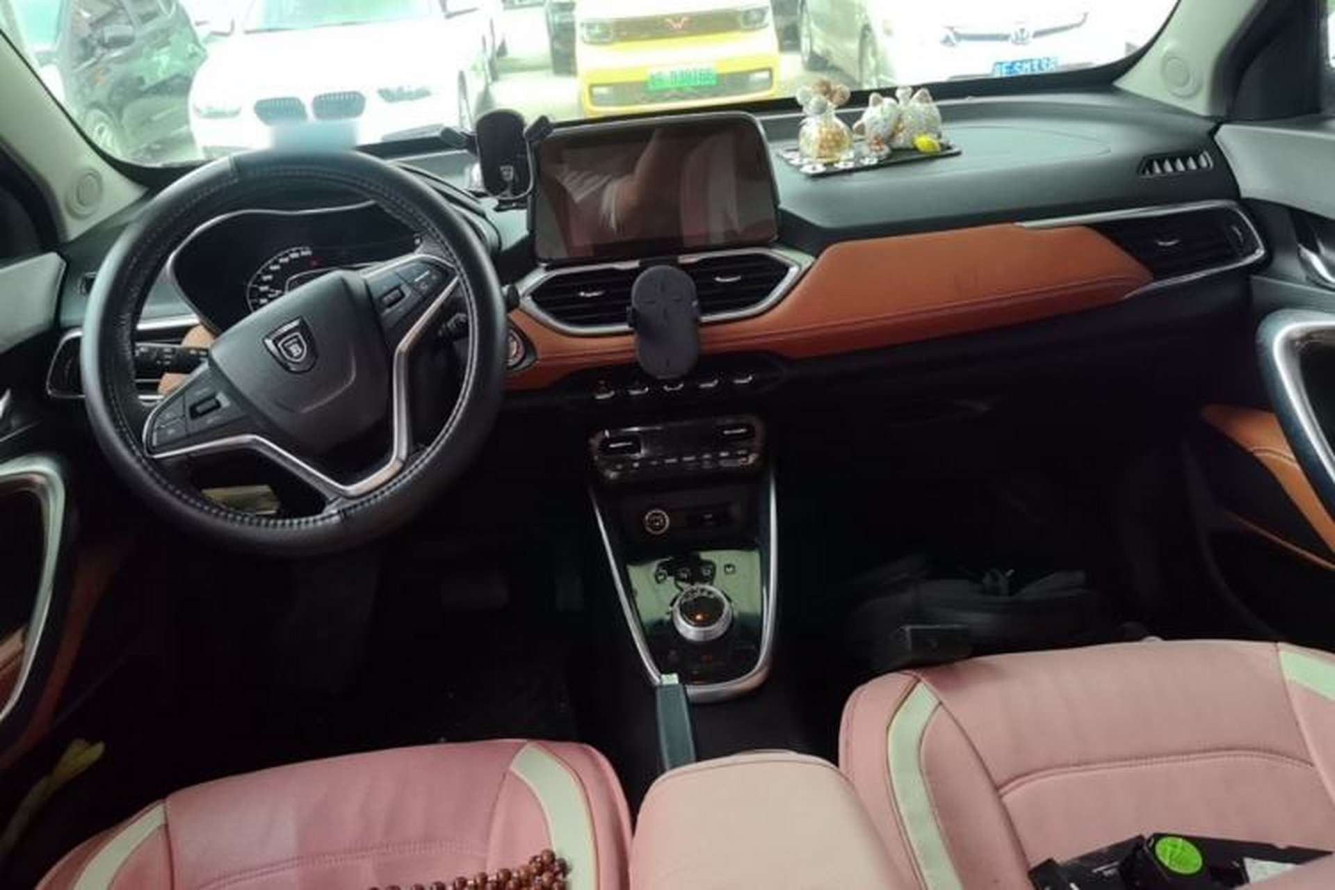 Used Baojun 510 2017 1.5L Automatic Luxury Model Center Console
