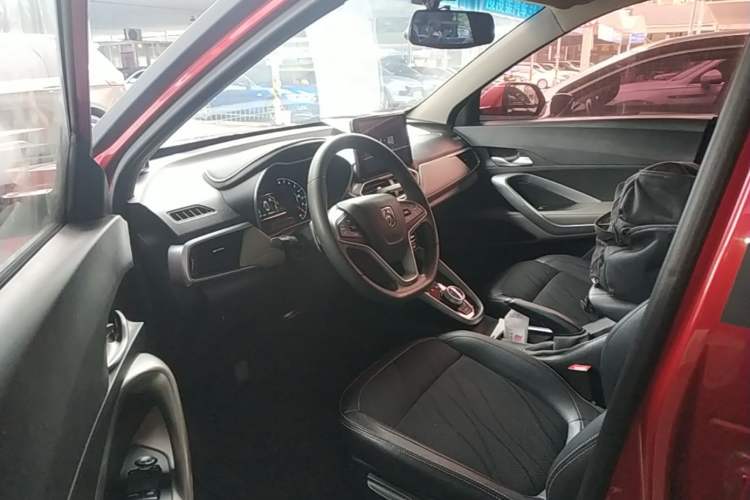 Used Baojun 510 2017 1.5L Automatic Fashion Model Driver Seat