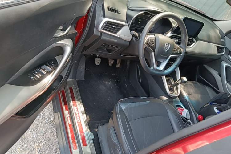 Used Baojun 510 2017 1.5L Manual Fashion Model Driver Seat
