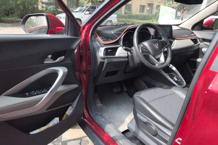 Used Baojun 510 2017 1.5L Automatic Fashion Model Driver Seat