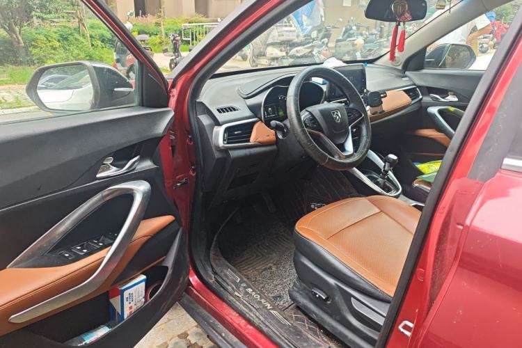 Used Baojun 510 2017 1.5L Manual Luxury Model Driver Seat