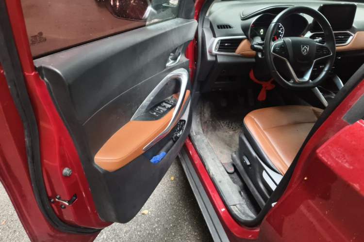 Used Baojun 510 2017 1.5L Manual Luxury Model Driver Seat