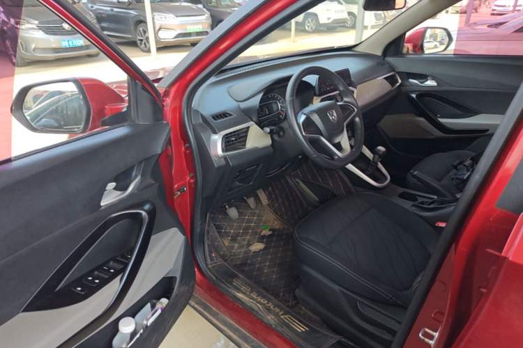 Used Baojun 510 2017 1.5L manual Comfort trim Driver Seat