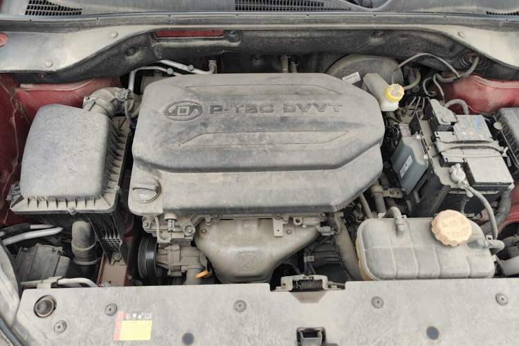 Used Baojun 510 2017 1.5L Manual Fashion Model Engine Bay