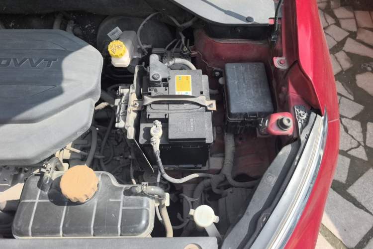 Used Baojun 510 2017 1.5L Automatic Fashion Model Engine Bay Left