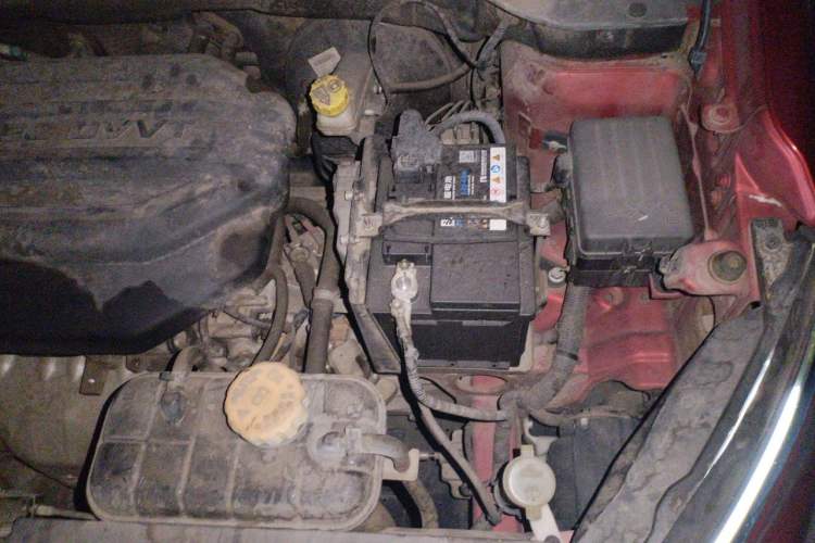 Used Baojun 510 2017 1.5L Manual Fashion Model Engine Bay Left