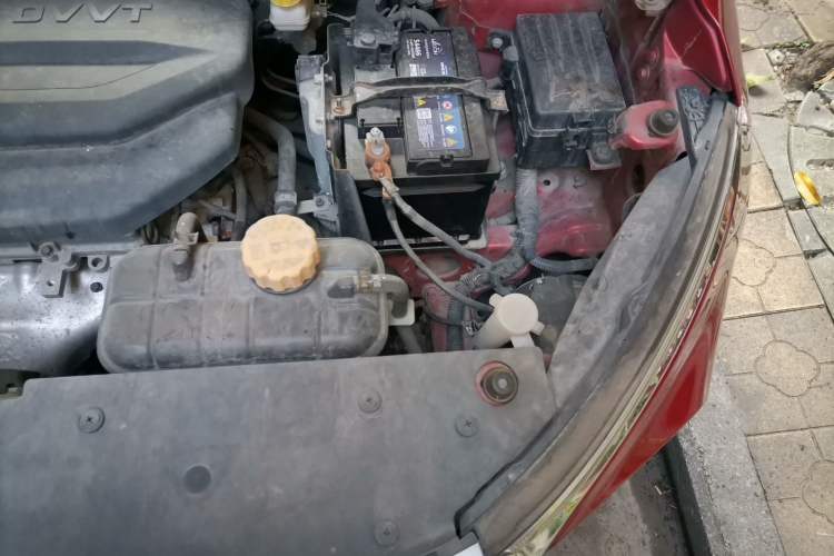 Used Baojun 510 2017 1.5L Manual Fashion Model Engine Bay Left