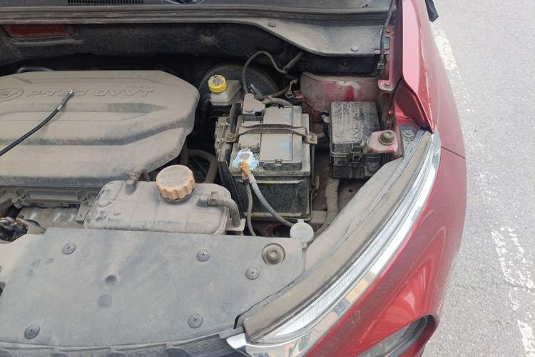 Used Baojun 510 2017 1.5L Manual Fashion Model Engine Bay Left