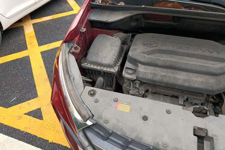 Used Baojun 510 2017 1.5L Manual Fashion Model Engine Bay Right