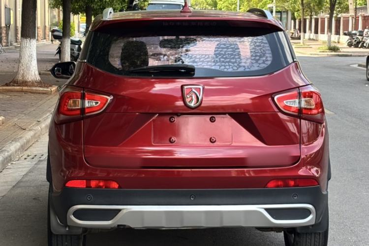 Used Baojun 510 2017 1.5L Automatic Fashion Model Exterior 2