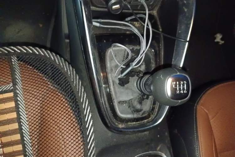 Used Baojun 510 2017 1.5L Manual Luxury Model Gear Lever
