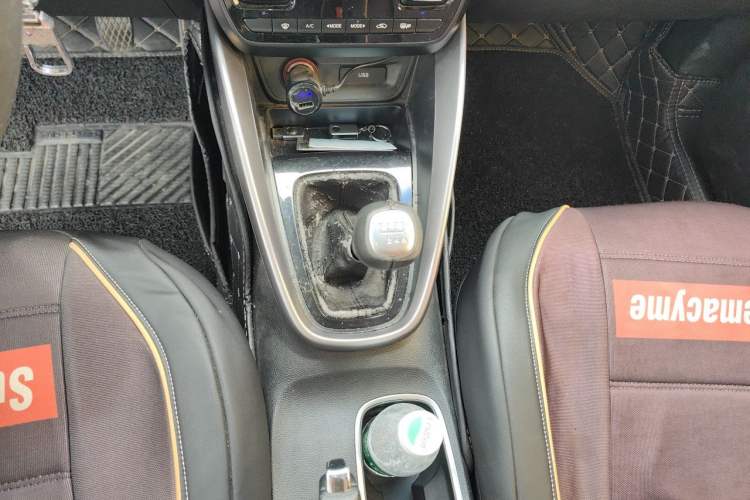 Used Baojun 510 2017 1.5L Manual Fashion Model Gear Lever