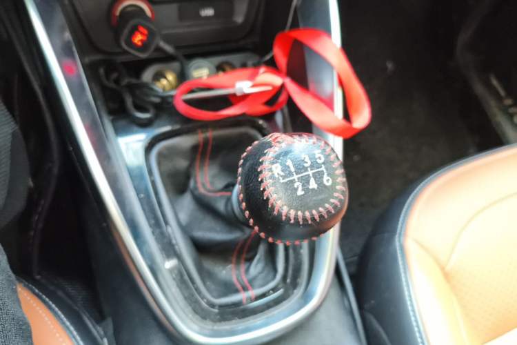 Used Baojun 510 2017 1.5L Manual Luxury Model Gear Lever