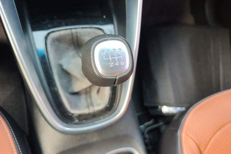 Used Baojun 510 2017 1.5L Manual Luxury Model Gear Lever