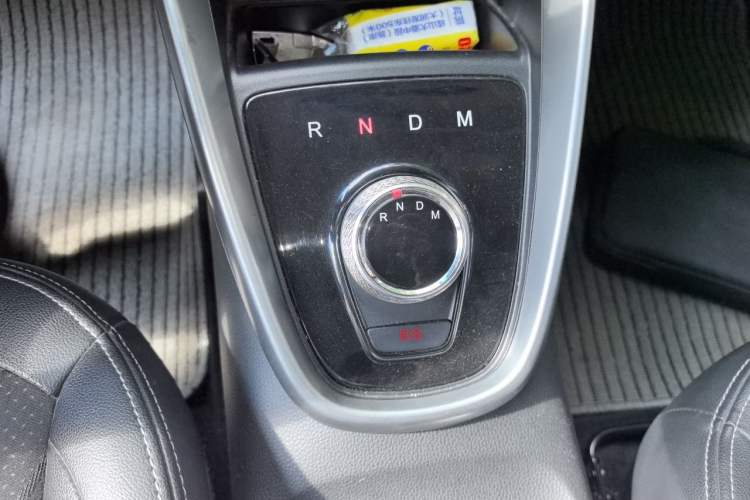 Used Baojun 510 2017 1.5L Automatic Fashion Model Gear Lever