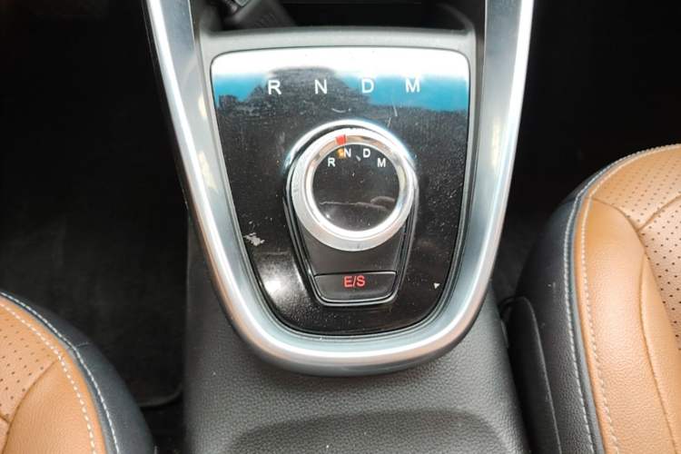 Used Baojun 510 2017 1.5L Automatic Luxury Model Gear Lever