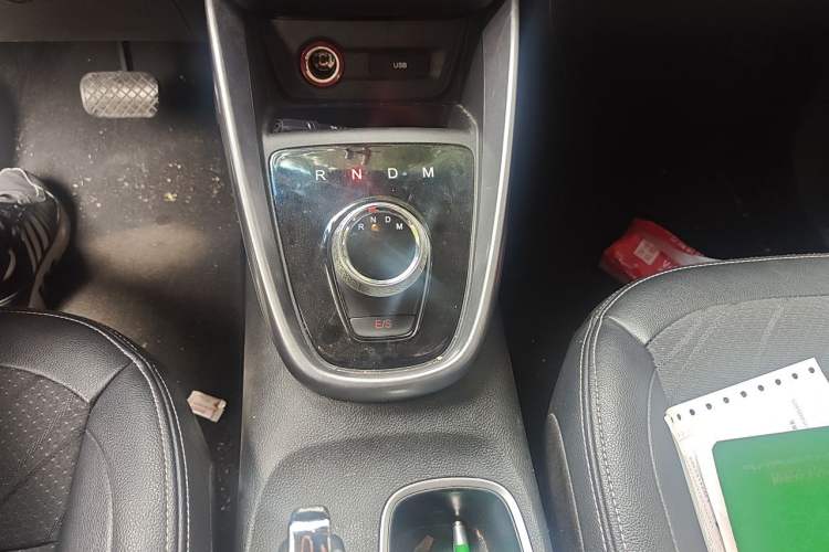 Used Baojun 510 2017 1.5L Automatic Fashion Model Gear Lever
