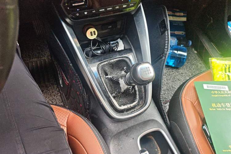 Used Baojun 510 2017 1.5L Manual Luxury Model Gear Lever