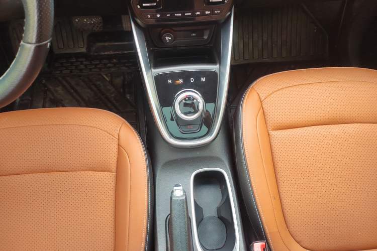 Used Baojun 510 2017 1.5L Automatic Luxury Model Gear Lever