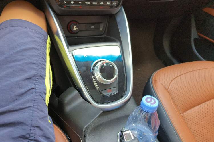Used Baojun 510 2017 1.5L Automatic Luxury Model Gear Lever