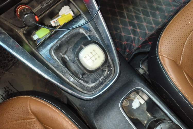 Used Baojun 510 2017 1.5L Manual Luxury Model Gear Lever