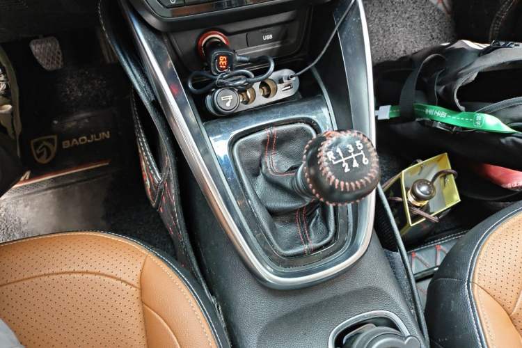 Used Baojun 510 2017 1.5L Manual Luxury Model Gear Lever