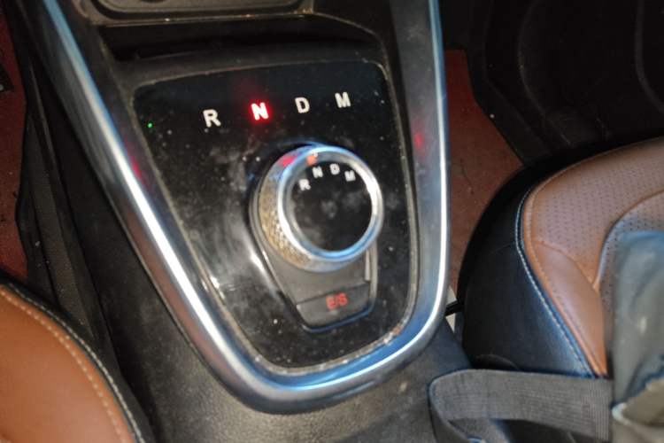 Used Baojun 510 2017 1.5L Automatic Luxury Model Gear Lever