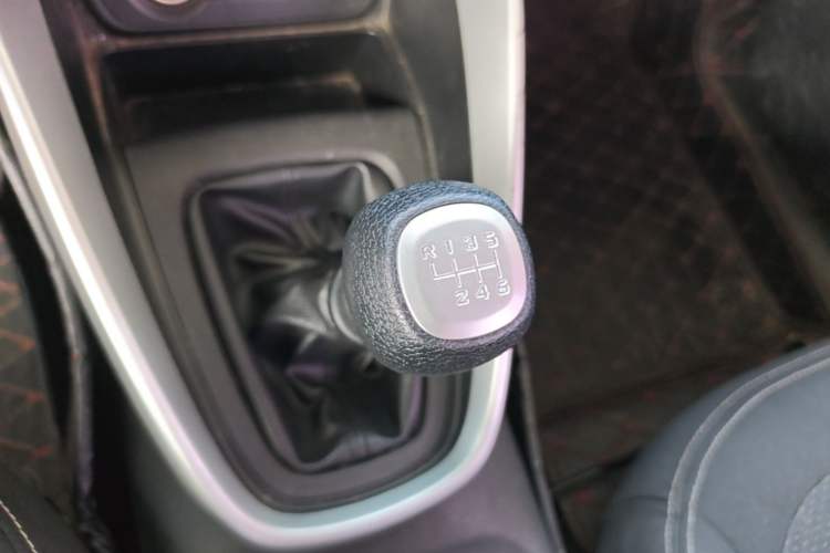 Used Baojun 510 2017 1.5L manual Comfort trim Gear Lever