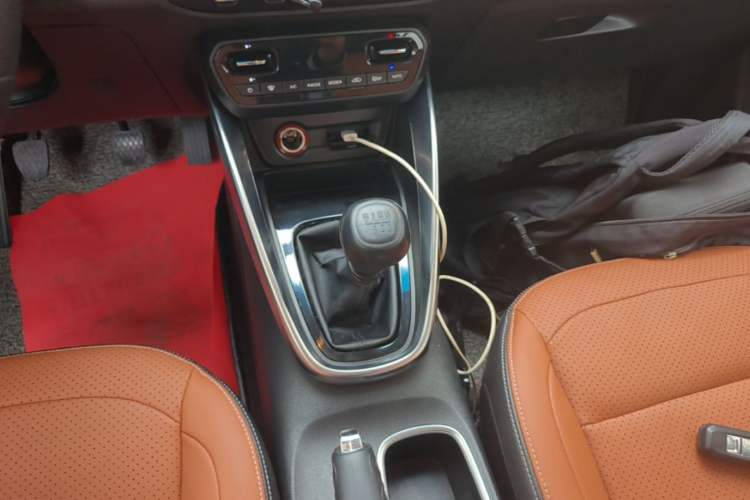 Used Baojun 510 2017 1.5L Manual Luxury Model Gear Lever