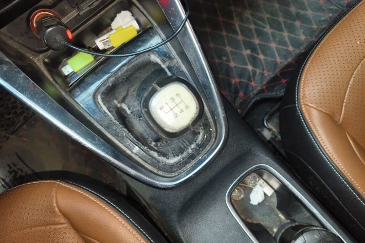 Used Baojun 510 2017 1.5L Manual Luxury Model Gear Lever