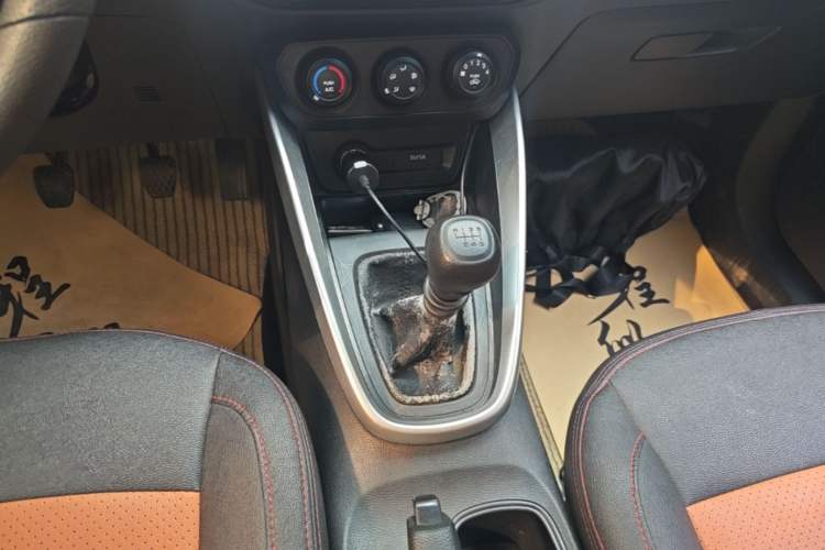 Used Baojun 510 2017 1.5L manual Comfort trim Gear Lever