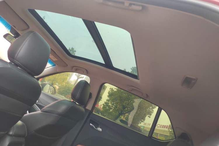 Used Baojun 510 2017 1.5L Automatic Luxury Model Headliner