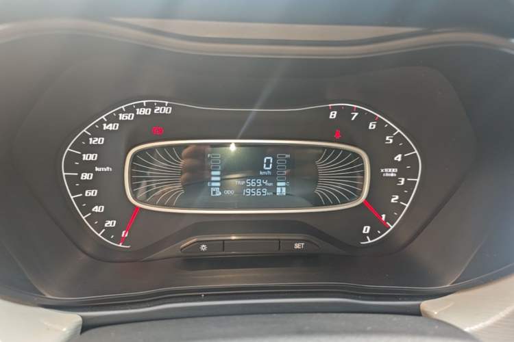 Used Baojun 510 2017 1.5L manual Comfort trim Instrument Cluster