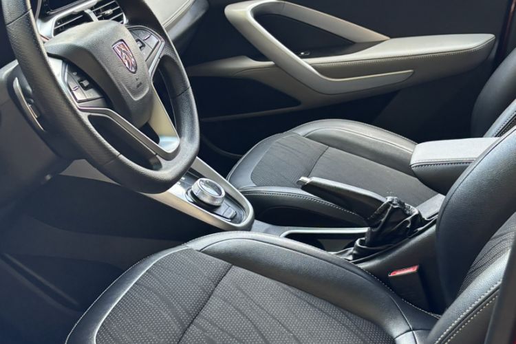 Used Baojun 510 2017 1.5L Automatic Fashion Model Interior 1