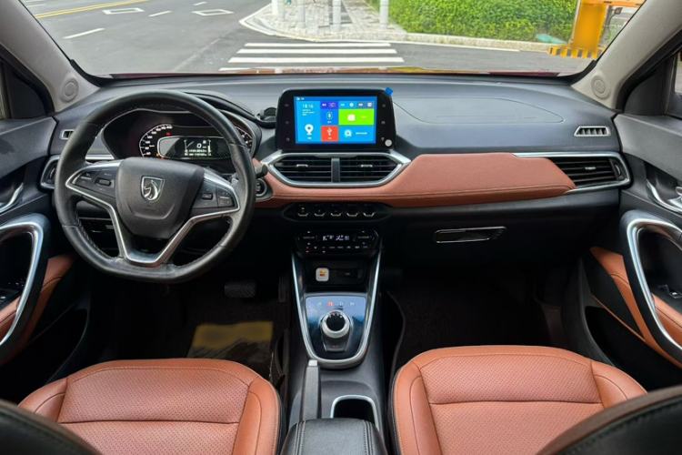Used Baojun 510 2017 1.5L Automatic Luxury Model Interior 1