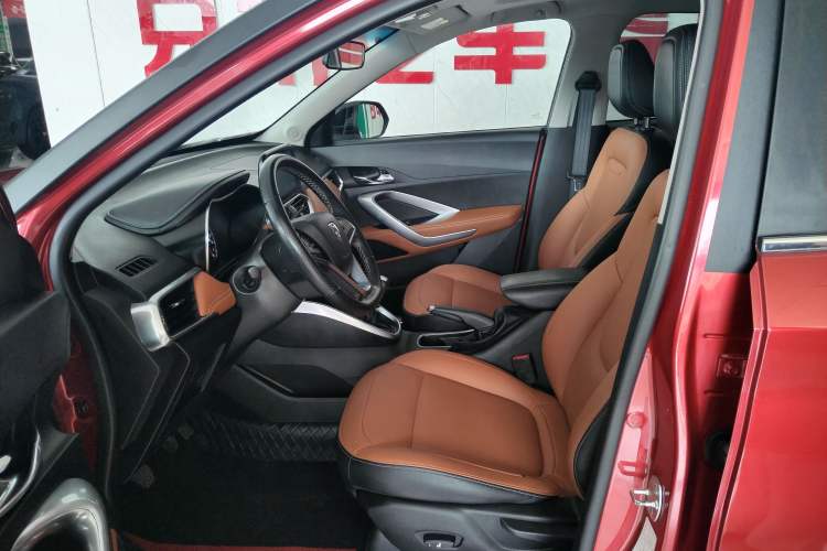 Used Baojun 510 2017 1.5L Manual Luxury Model Interior 2