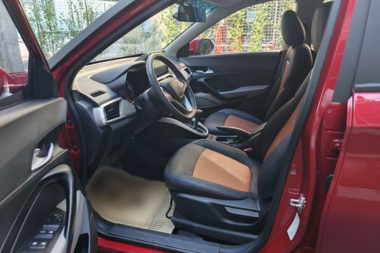 Used Baojun 510 2017 1.5L manual Comfort trim Interior 2