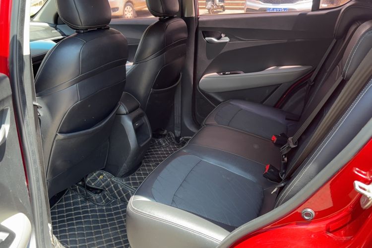 Used Baojun 510 2017 1.5L Automatic Fashion Model Interior 3